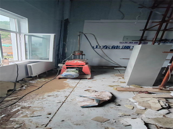 旬阳地基基础下沉墙体裂缝加固注浆顶升施工